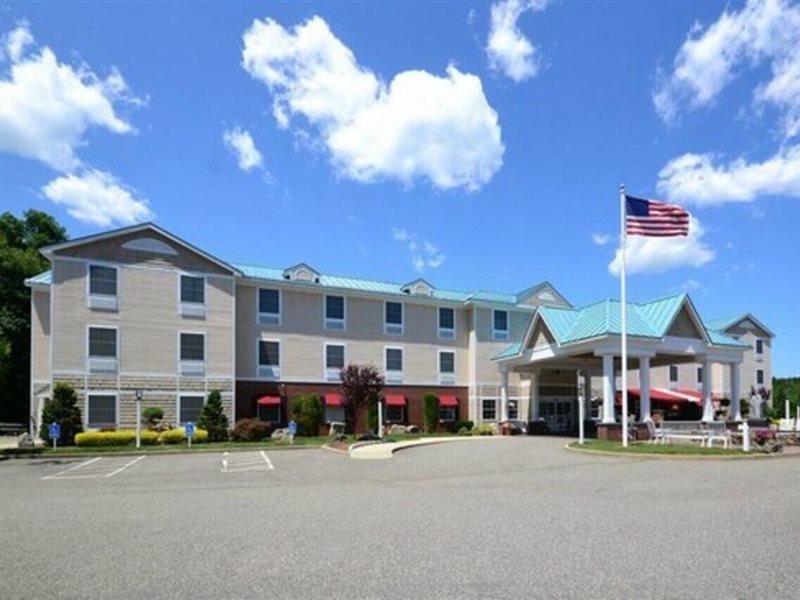 Comfort Inn & Suites Sturbridge-Brimfield エクステリア 写真